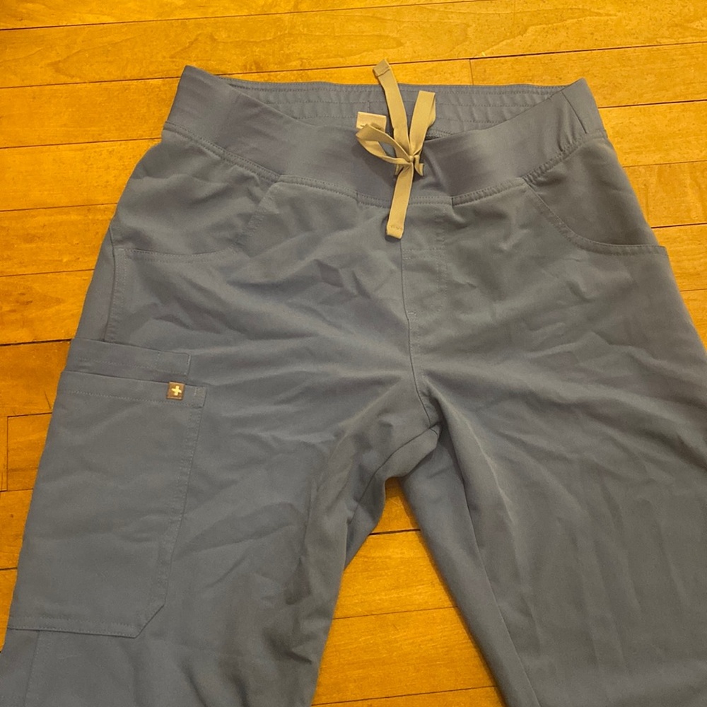 Figs Scrubs Kade cargo pants *see description